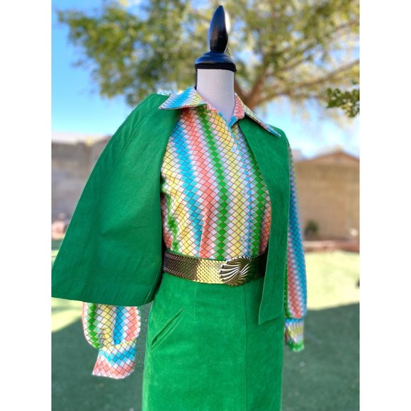 Vintage 1970s Kelly green ultrasuede skirt and vest suit/set (XXS/XS) - Picture 3 of 8